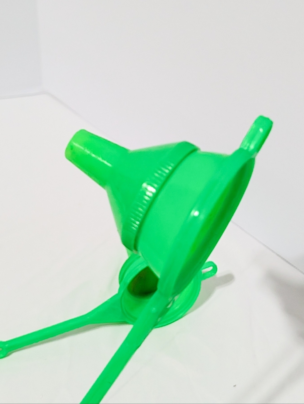 Plastic Strainers with Funnel Attachments, Green - Picture 3 of 8
